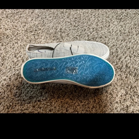 Blowfish Malibu Play Slip-On Sneaker -size 8.5 - Picture 5 of 5